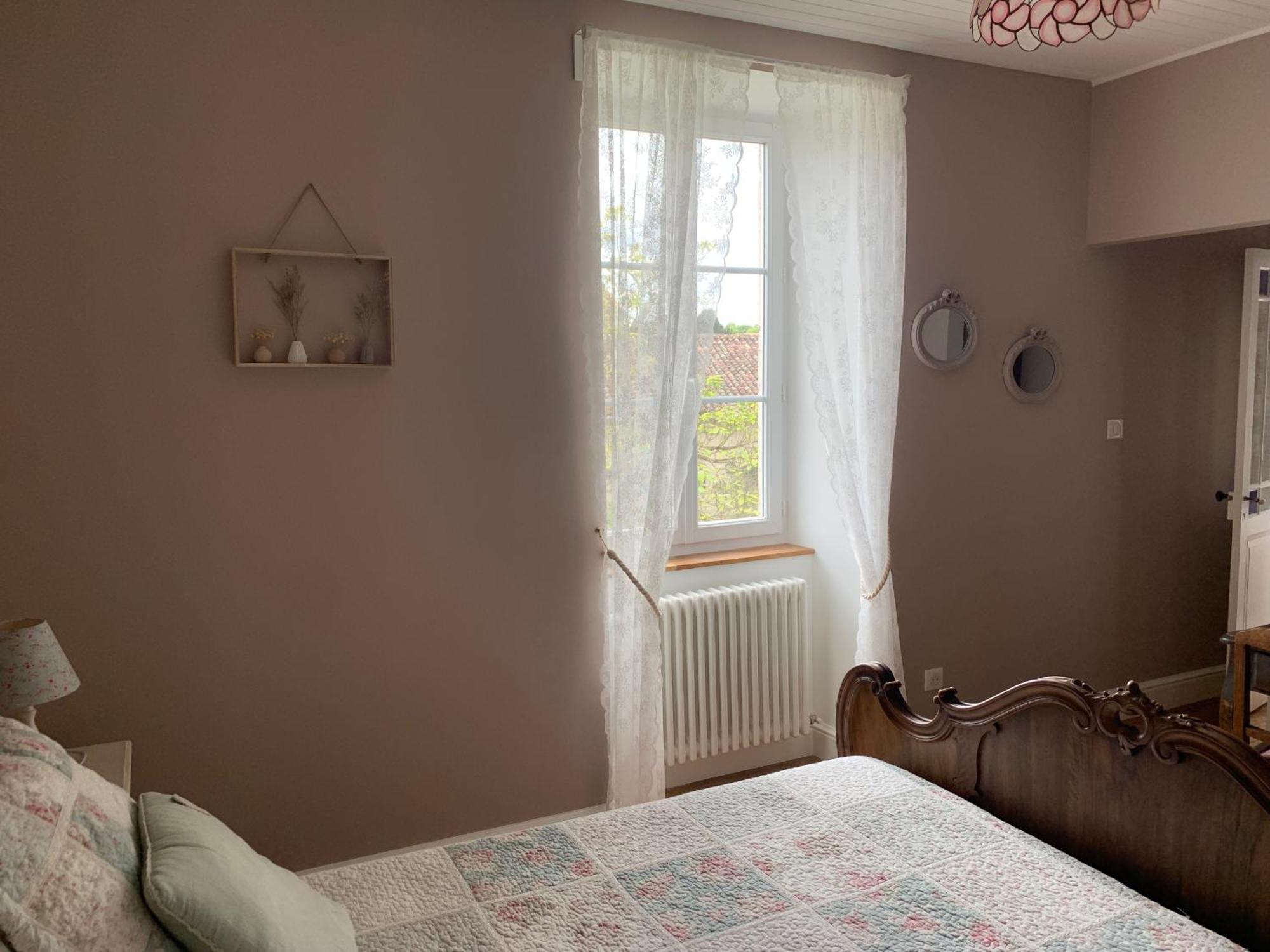 The Cool Lounge A Coulonges - Charente Bed & Breakfast Exterior photo